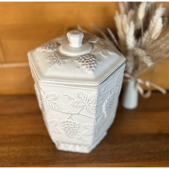 Pier 1 Imports Stoneware White Gray Cookie Jar Kitchen Canister 10"x7" - Picture 2 of 11